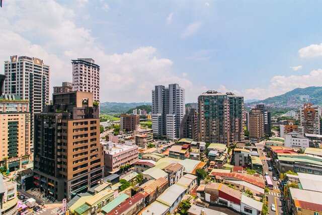 近五年台北市30坪以下的住宅交易明顯增加，2025年已撐過半數。(房市示意圖)