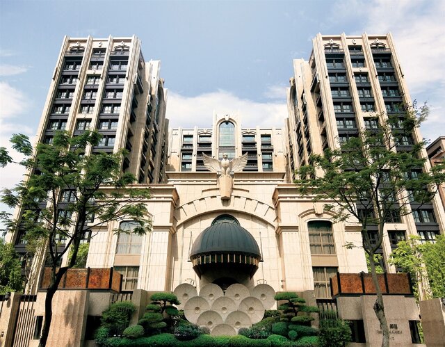 位於信義區、屋齡15年的「皇翔御琚」，近三年交易量高達14件，平均總價高達4.6億元。