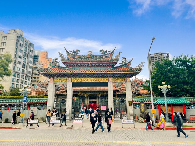 龍山寺捷運站周遭住宅均價僅59.1萬元，成為台北車站10分鐘通勤時間內的捷運站點中最便宜的站點。