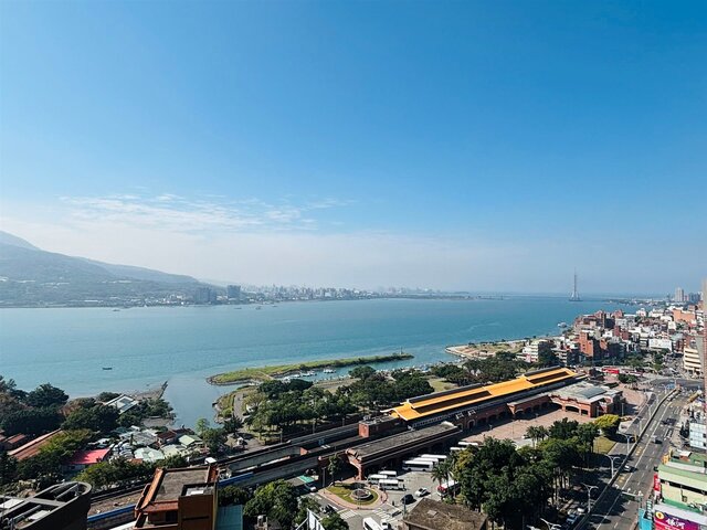 淡水站近一年住宅平均單價為30.1萬元,近五年漲幅達28.1%,仍是價格最平易近人的末端站。