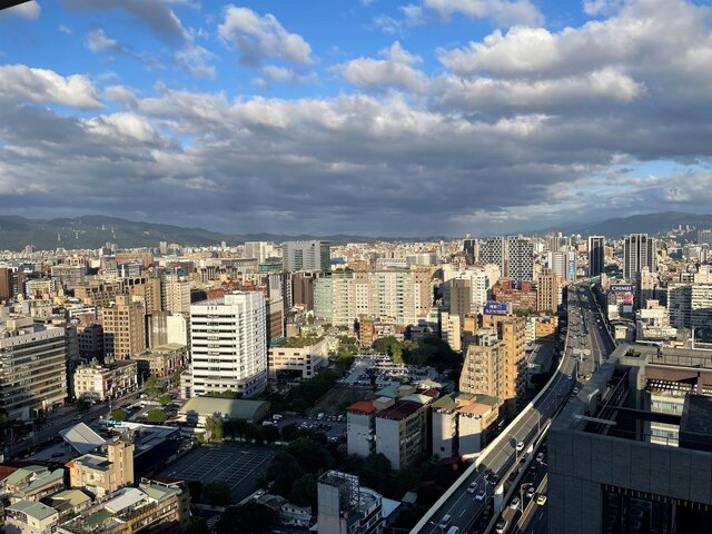 永慶房產集團統計十年間北市逾2千萬住宅交易過半，千萬內僅剩不到一成。(房市示意圖)