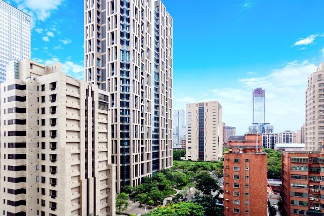 受到全球經濟景氣疲軟、《平均地權條例》上路的緣故，台北市豪宅市場受到嚴重衝擊，近兩年交易量驟降7成。(房市示意圖)