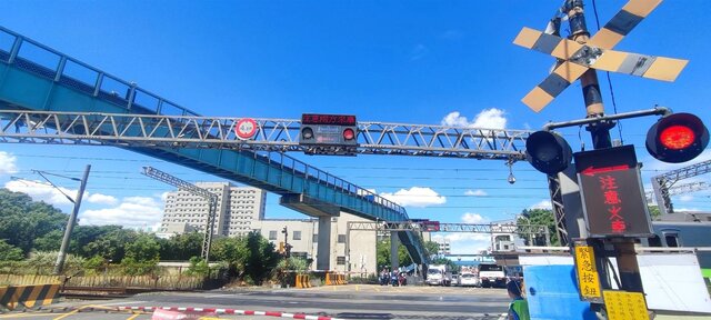 部桃醫院旁鐵路將進行地下化工程，未來可進一步與高城商圈結合。 (永慶房產集團提供)