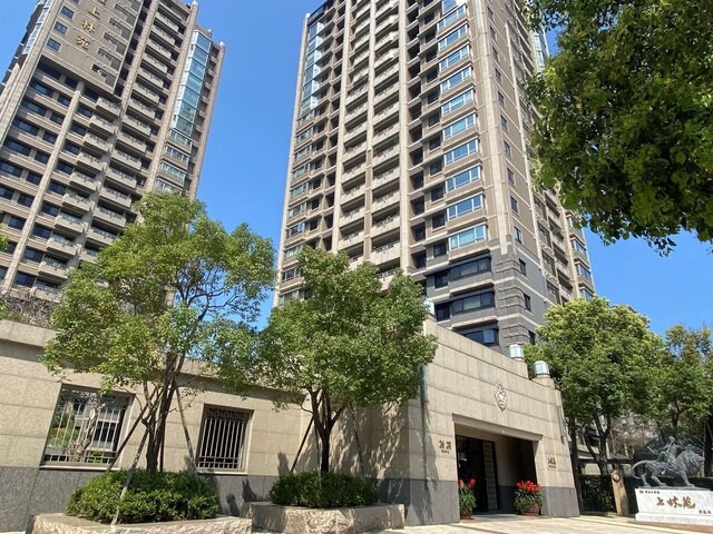 「遠雄上林苑」是內湖少有的大基地建案，綠覆比接近驚人的8成，吸引眾多高資產族群目光。