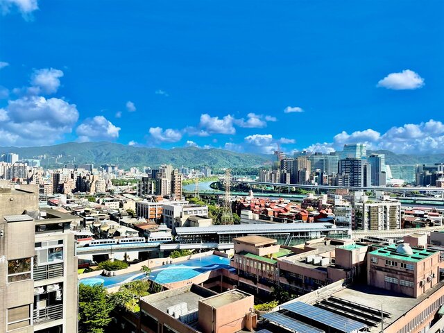 內湖區近一年內公寓類型住宅成交件數為371件,相當於天天都有成交,公寓住宅交易量位居北市之冠。