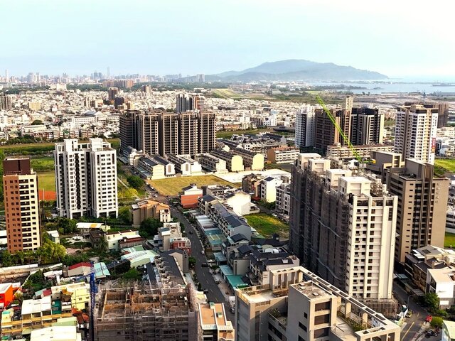 高雄市楠梓區是近五年七都中,中古屋房價增幅最大的行政區,單價漲幅飆破95%,近乎翻倍。(房市示意圖)