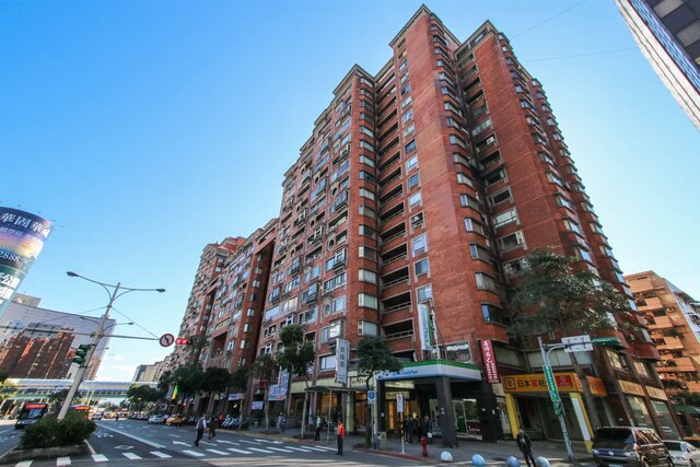 永慶統計近一年實價登錄資料顯示,台北市中山區、萬華區、北投區、文山區和士林區,仍有機會以千萬預算購置住宅。