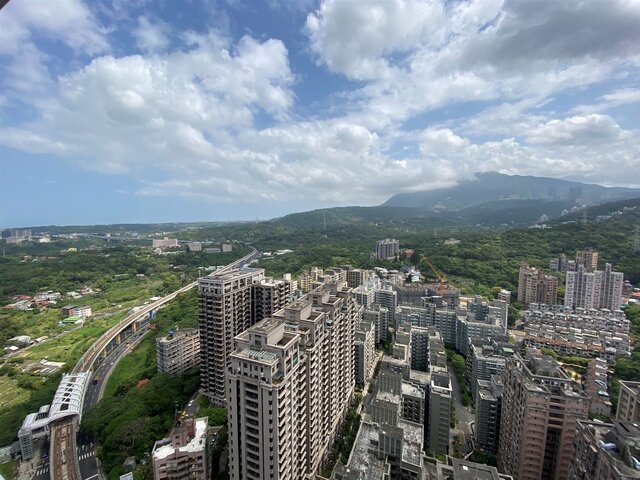 近一年實價登錄資料顯示,新北市淡水區還有機會以千萬元的總價買到3房的大樓住宅。