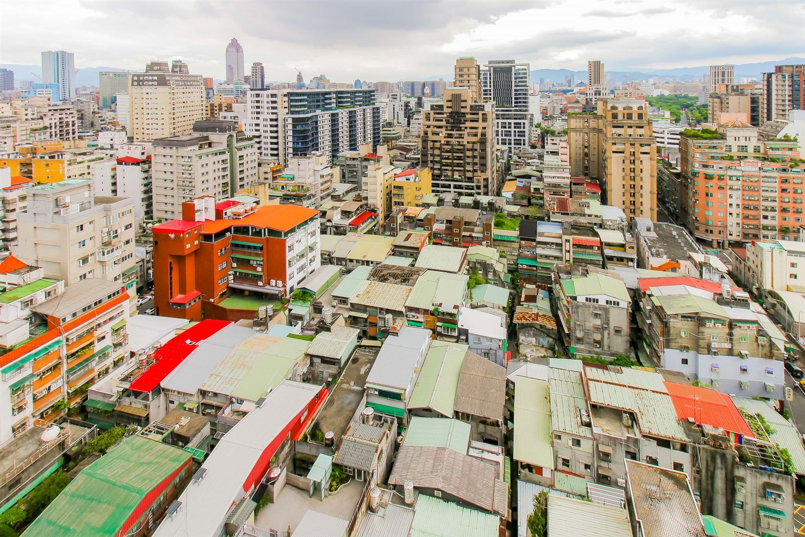 供給少＋高房價 北市老宅交易量占比十年間從31.9%升至54.7%