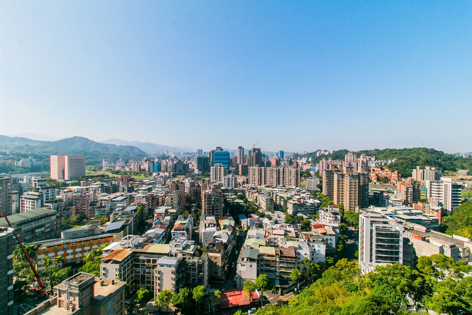 經貿局勢仍不明朗！ 房市買氣平平！