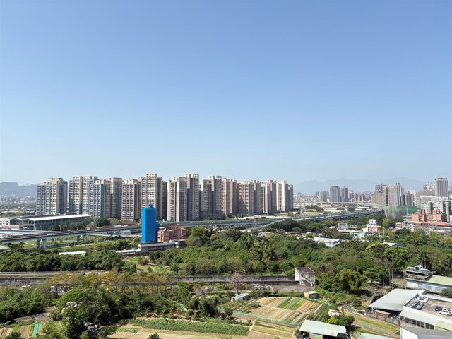 土城業就業人口支撐基本買盤，加上交通機能、房價具競爭力等優勢，交易量逐年增高，永慶房屋決定在土城新展1店