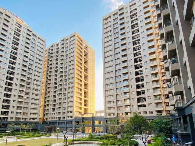 桃園市龜山區2025年全年人口淨增加4,433人，成長率達2.4%排名第二。